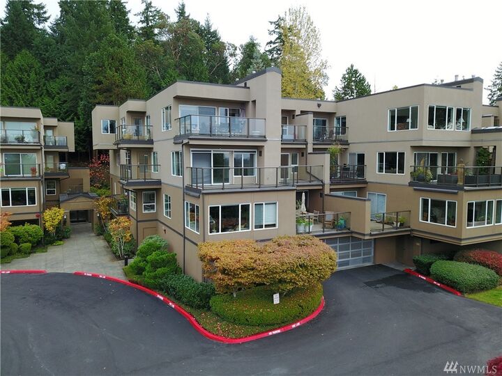 Property Photo: 11110 NE 41st Drive 47 WA 98033