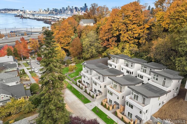 3806 A 22nd Ave SW  Seattle WA 98106 photo