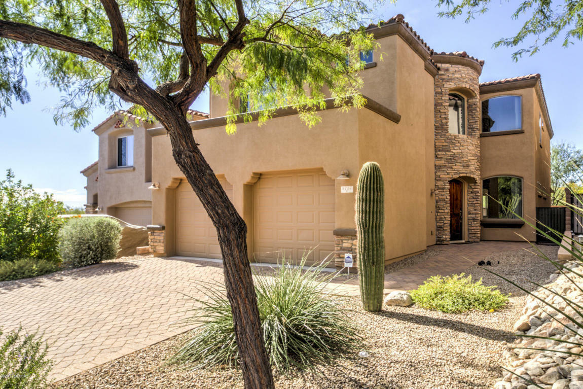 Property Photo: 5757 N Winding Woods Place AZ 85718