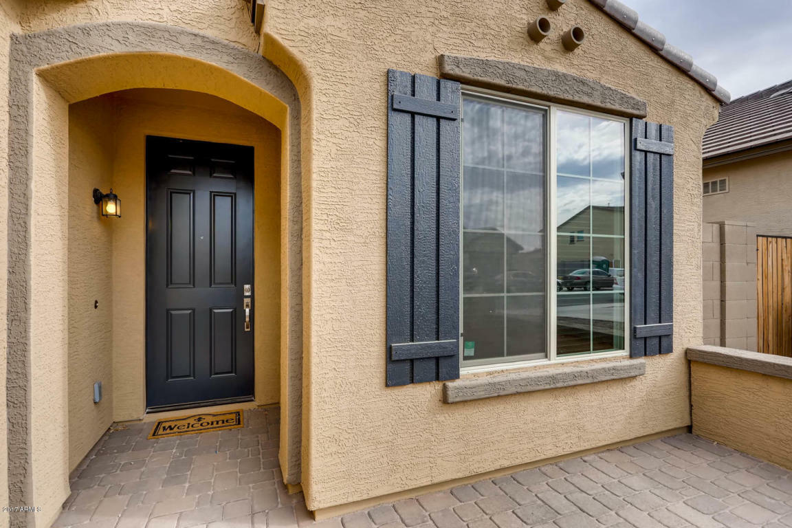 Property Photo: 7921 S 25th Place AZ 85042