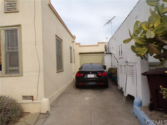 Property Photo:  915 W 10th St  CA 92703 