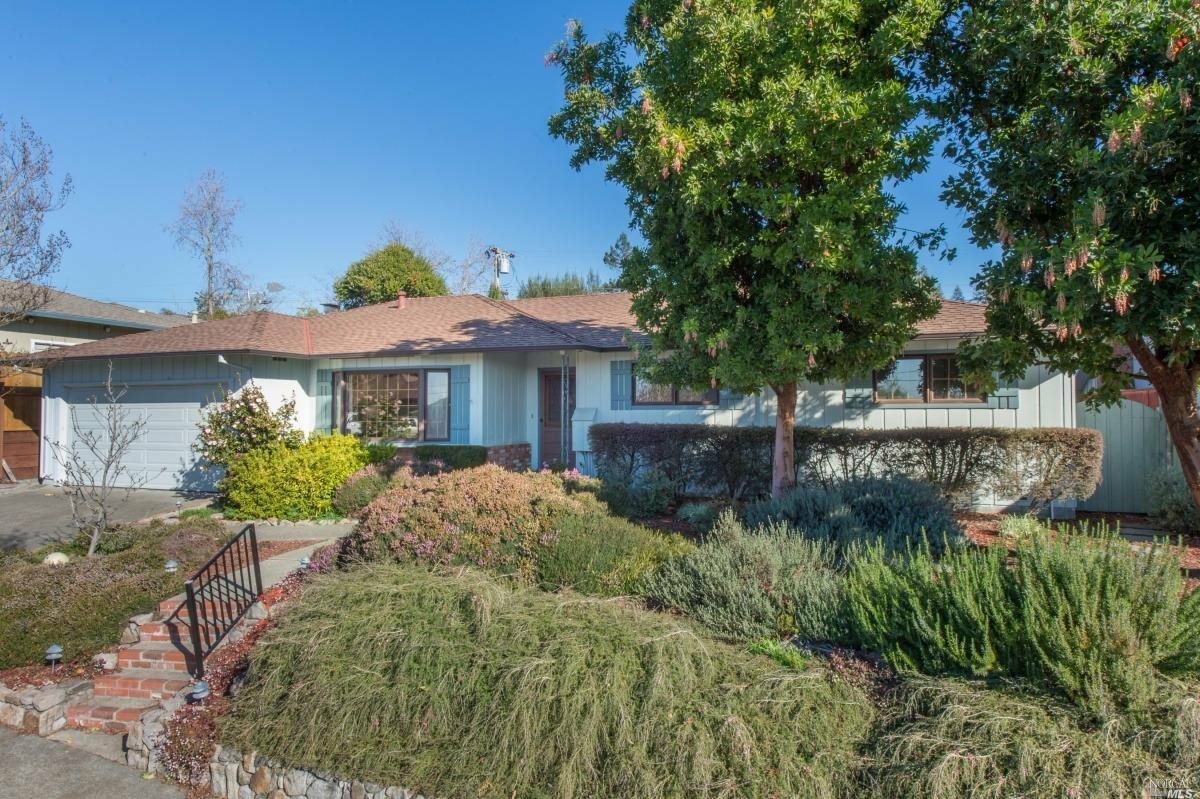 Property Photo:  2218 Oak Hill Drive  CA 95404 