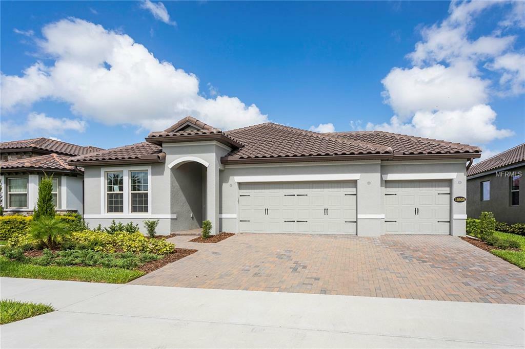 Property Photo:  10938 Citron Oaks Drive  FL 32836 