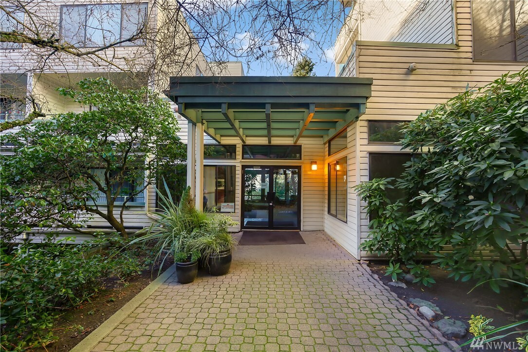 Property Photo: 211 Summit Avenue E N308 WA 98102