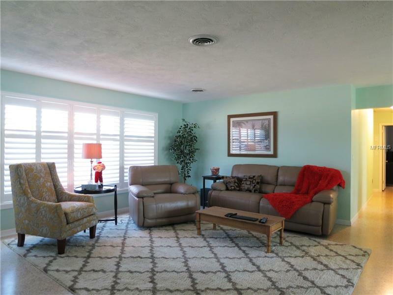 Property Photo:  5217 6th Avenue Drive W  FL 34209 