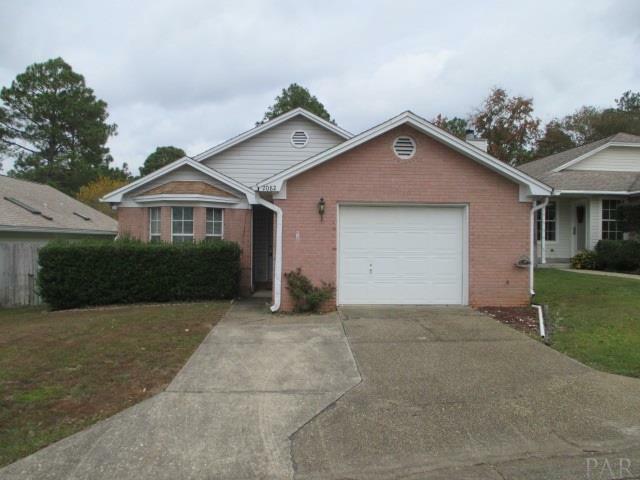 Property Photo:  2082 Cambridge Cir  FL 32514 