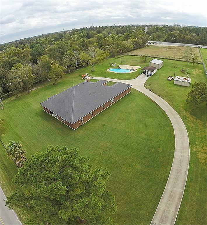 Property Photo: 15540 N Brentwood Street TX 77530