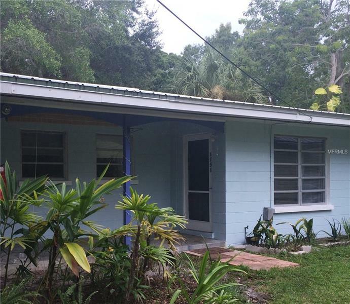 Property Photo:  1749 6th Street  FL 34236 