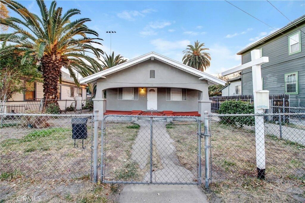 Property Photo:  1141 W 5th Street  CA 92411 