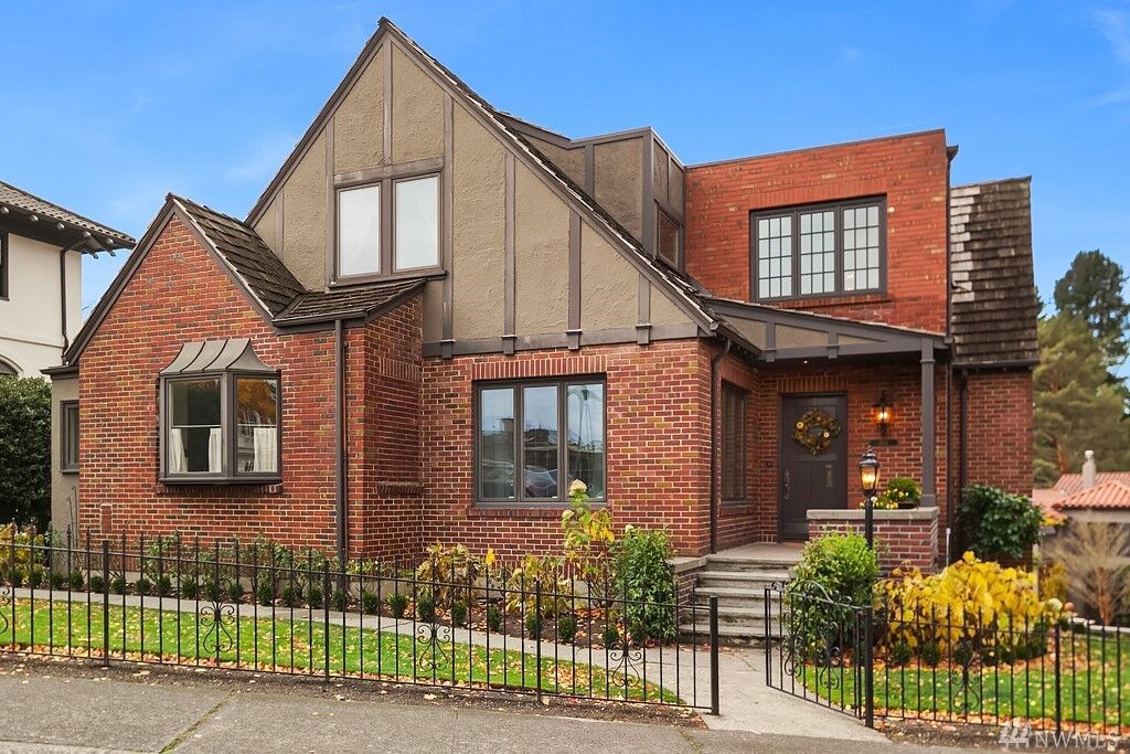 Property Photo:  1651 Windermere Dr E  WA 98112 