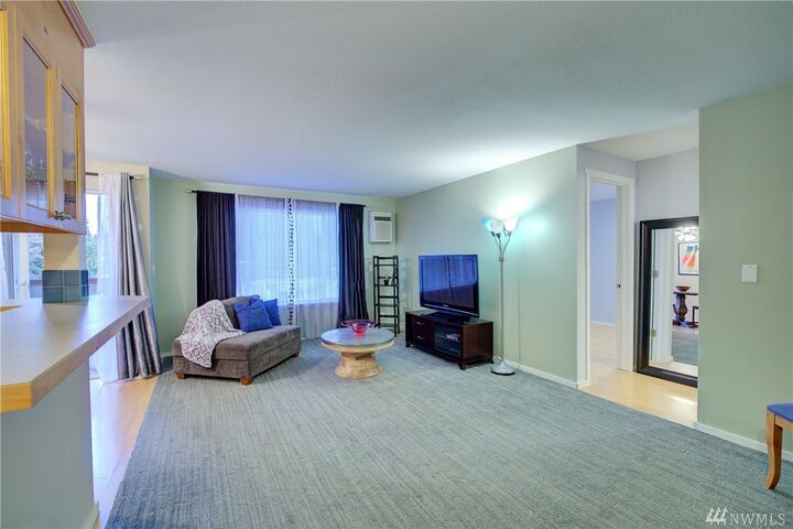 Property Photo:  7217 NE 175th St 111  WA 98028 