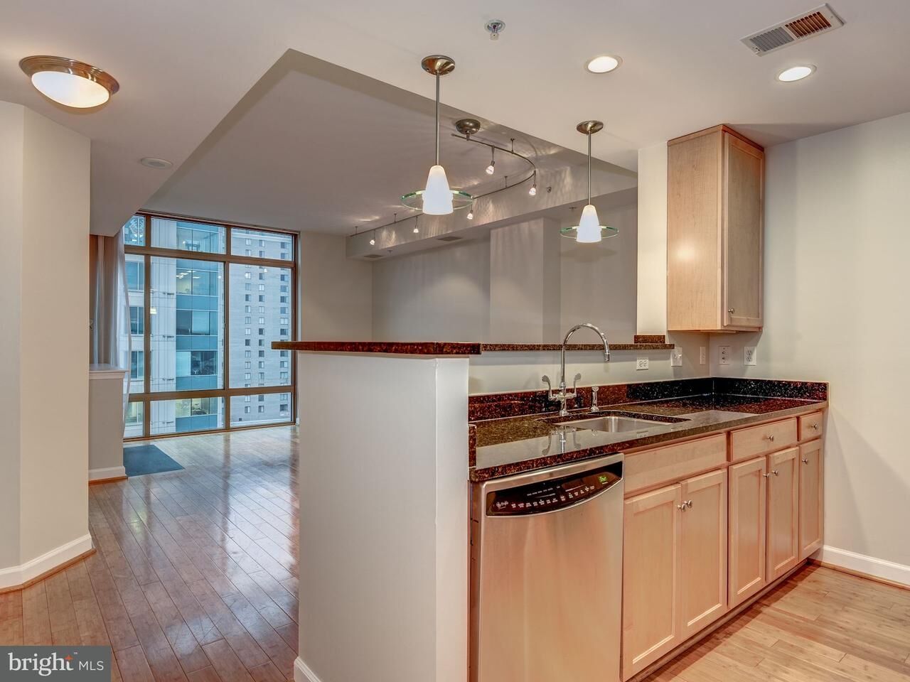 Property Photo: 1000 Randolph Street N 902 VA 22201