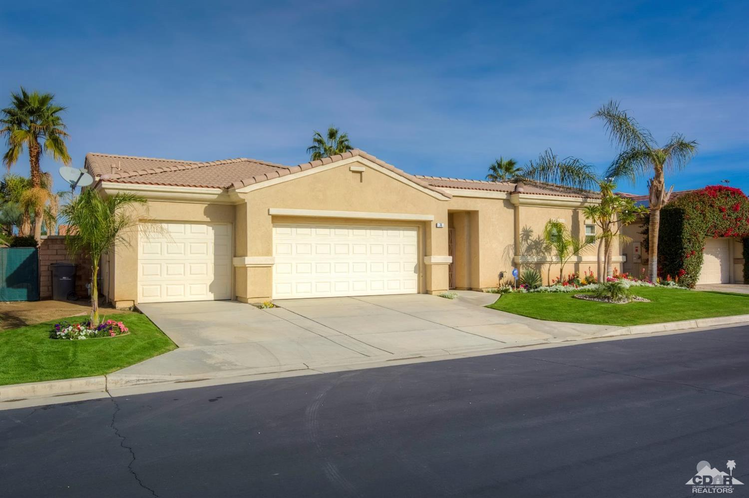 Property Photo: 74 Rocio Court CA 92260