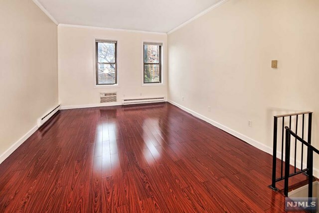 Property Photo:  228 Bloomfield Street 4  NJ 07030 