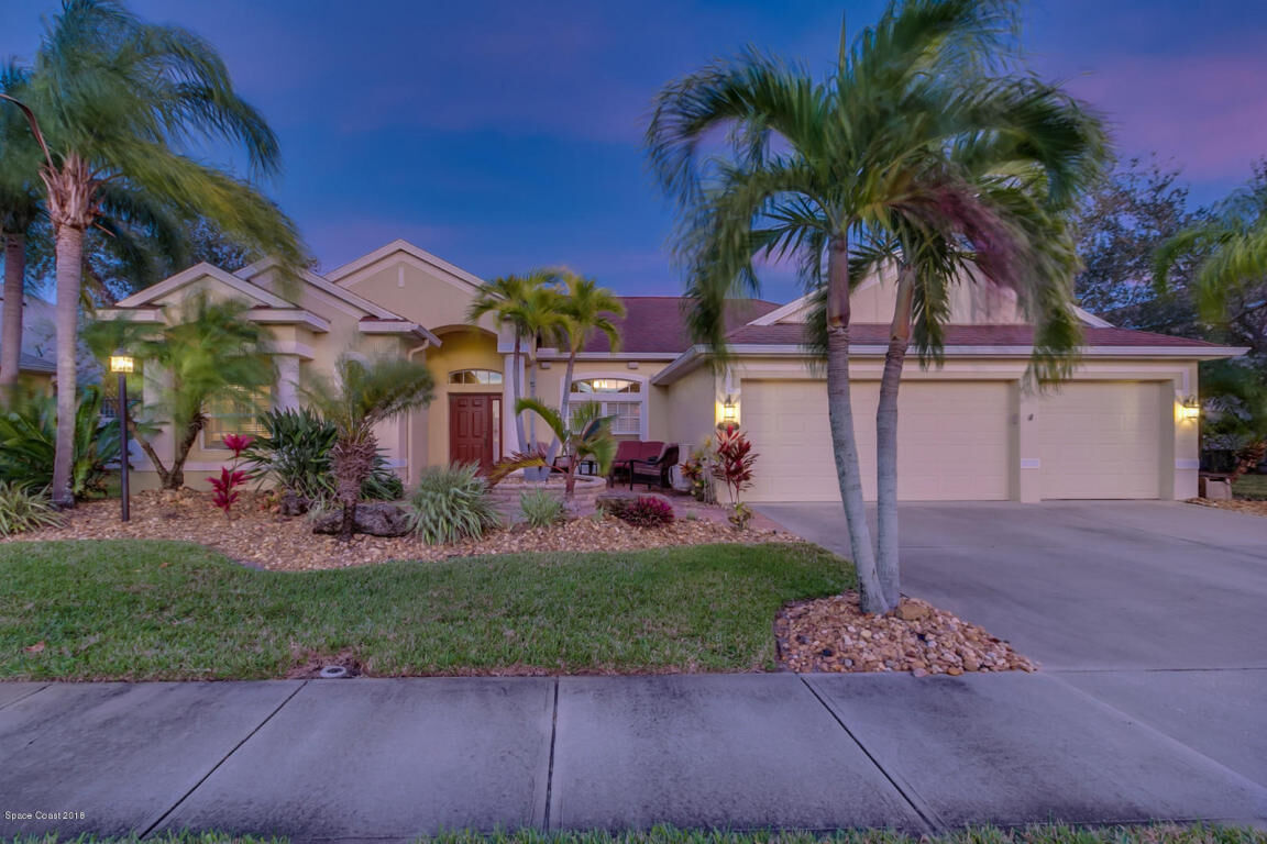 Property Photo: 3356 Peninsula Circle FL 32940