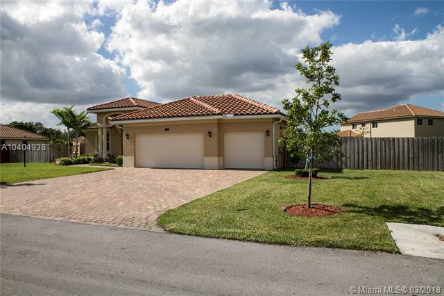 Property Photo:  2138 NW 17th Ave  FL 33030 