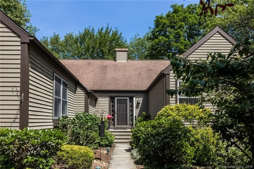 Property Photo: 94 Long Hill Farm 94 CT 06437
