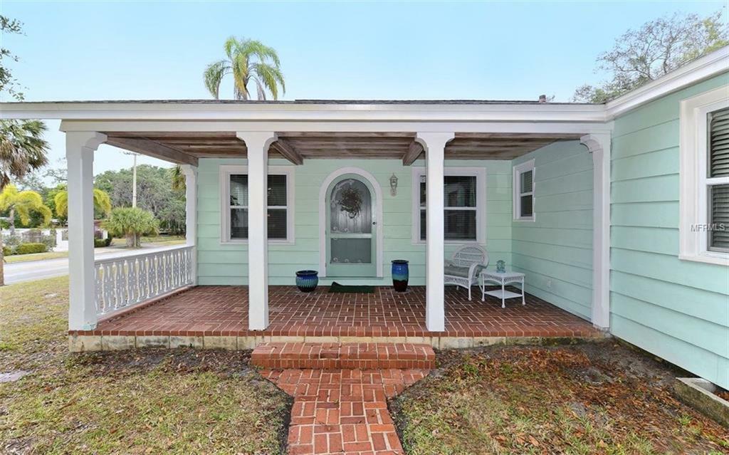 Property Photo:  1609 Arlington Street  FL 34239 