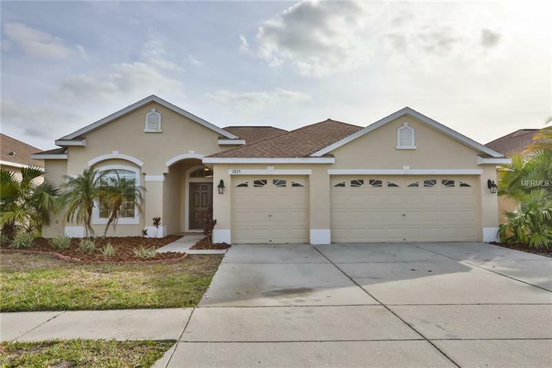 Property Photo:  1835 Mira Lago Circle  FL 33570 