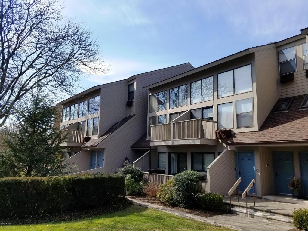 Property Photo:  1465 E Putnam Avenue 619  CT 06870 