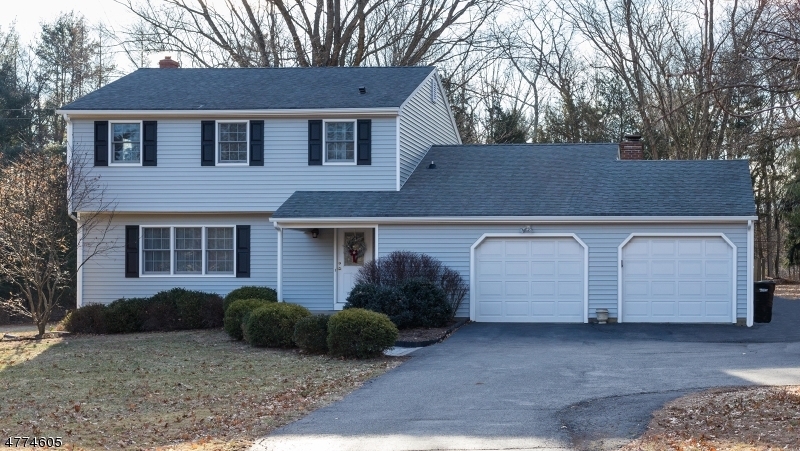 Property Photo:  15 Country Hill Rd  NJ 08833 