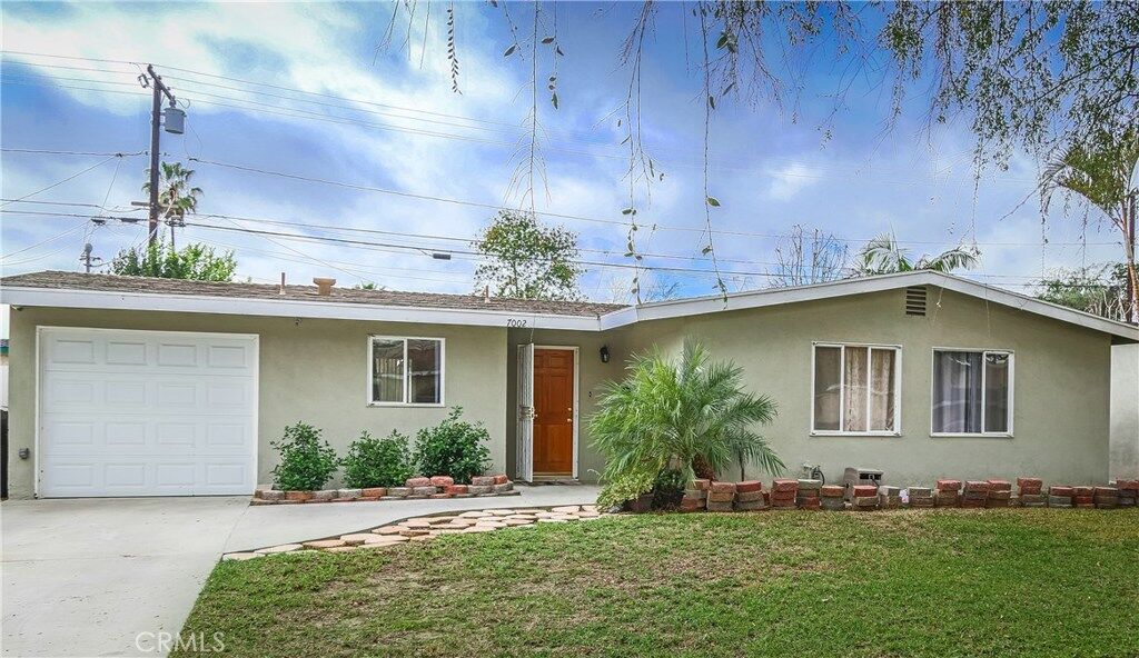 Property Photo:  7002 E El Cedral Street  CA 90815 