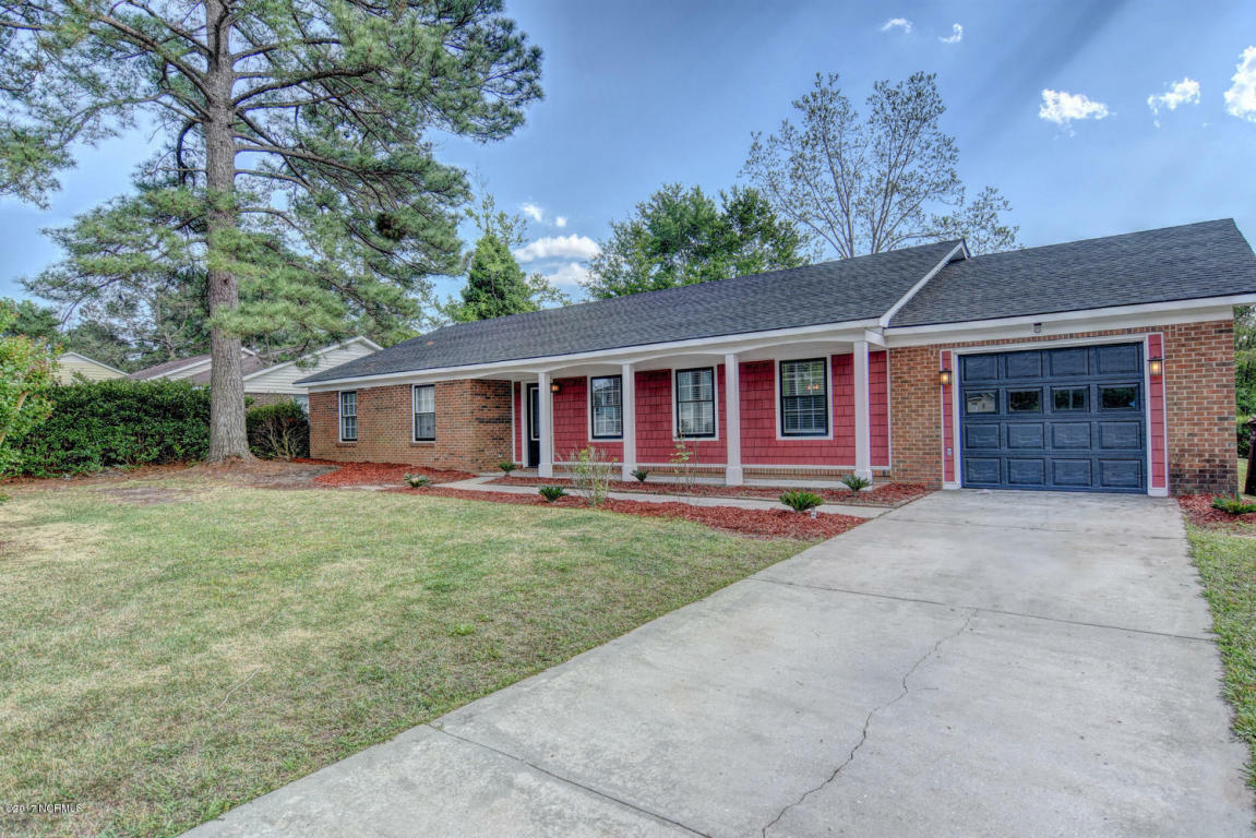 Property Photo:  308 Greenbriar Drive  NC 28546 