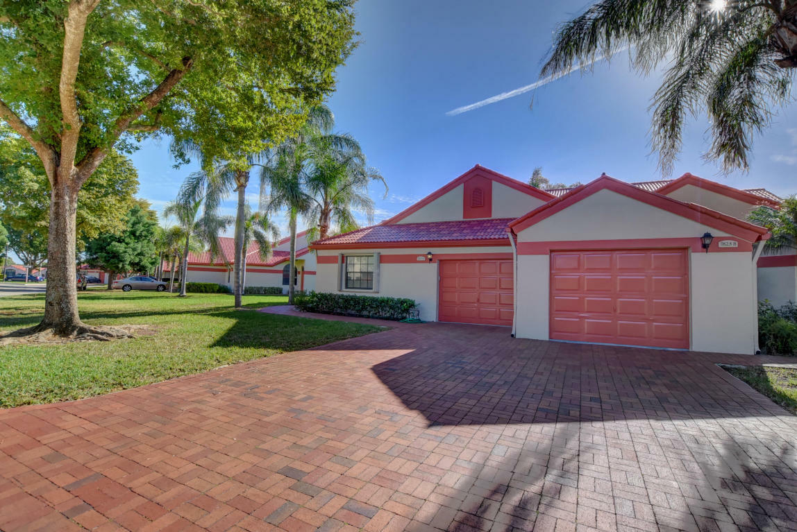 Property Photo:  7825 Lexington Club Boulevard A  FL 33446 