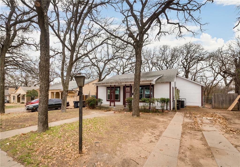 Property Photo:  420 Catherine Street  TX 76103 