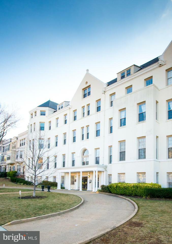 Property Photo: 101 North Carolina Avenue SE 205 DC 20003
