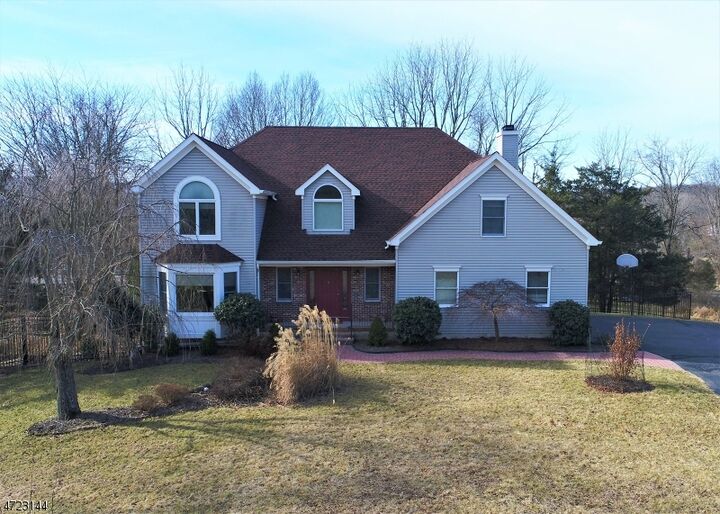 6 Chaucer Dr  Clinton Twp. NJ 08801 photo