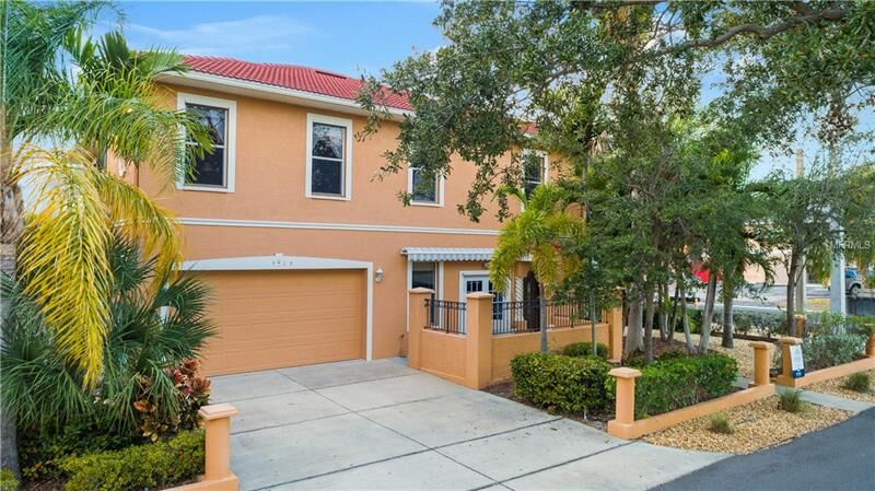 Property Photo:  501 Barcelona Avenue  FL 34285 