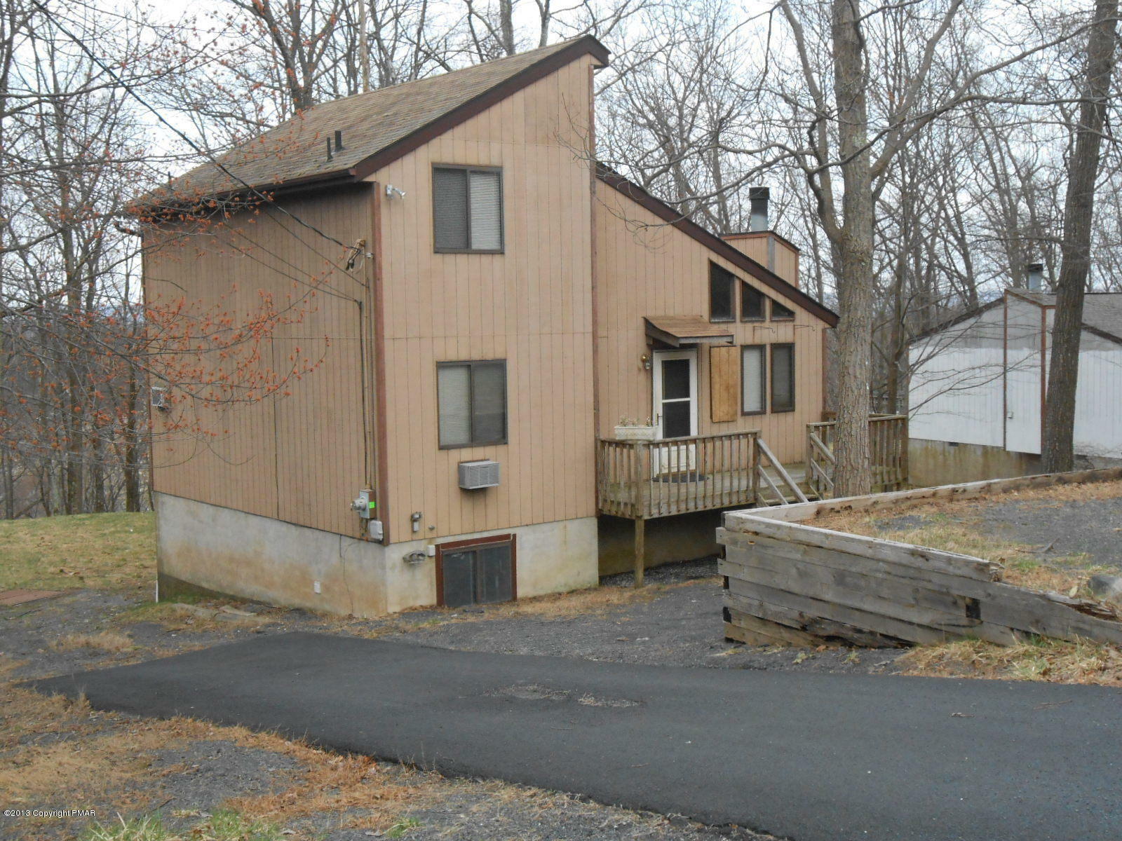 149 Pine Ridge Dr East  Bushkill PA 18324 photo