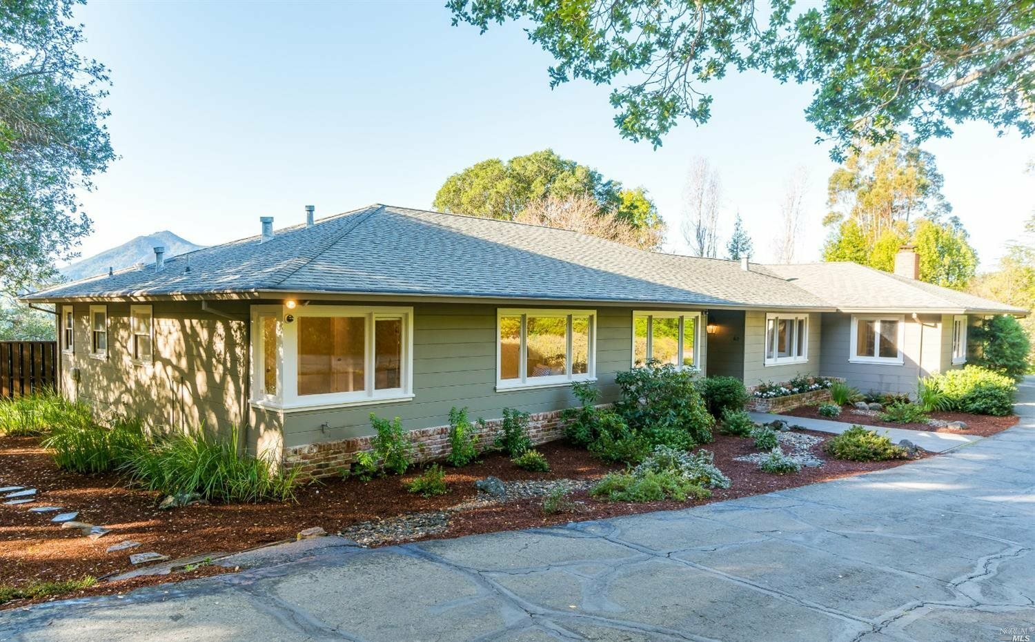 Property Photo:  63 Twin Oaks Avenue  CA 94901 