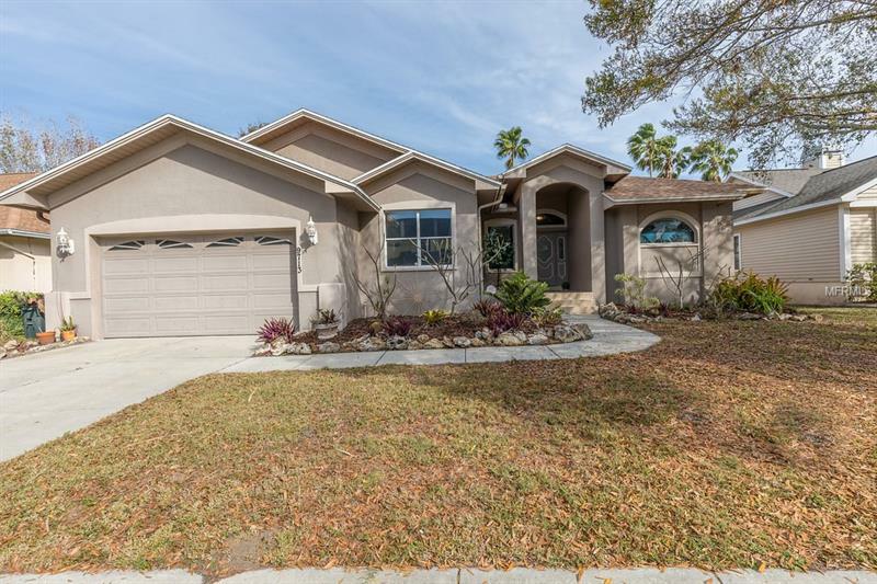 Property Photo: 9713 62nd Avenue N FL 33708