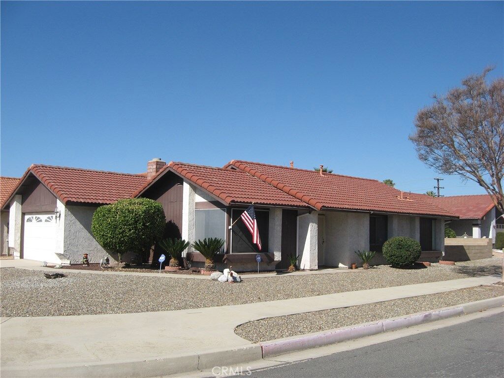 Property Photo:  1810 Flame Tree Way  CA 92545 