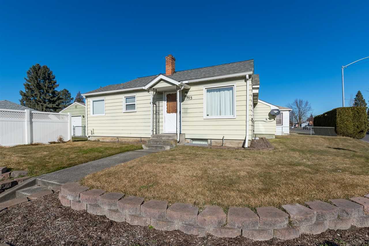 Property Photo: 5903 N Monroe St WA 99205