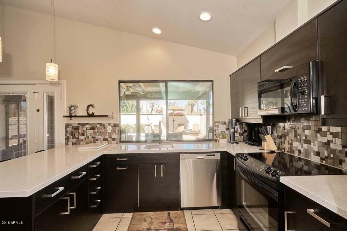 Property Photo:  424 E Bluebell Lane  AZ 85288 