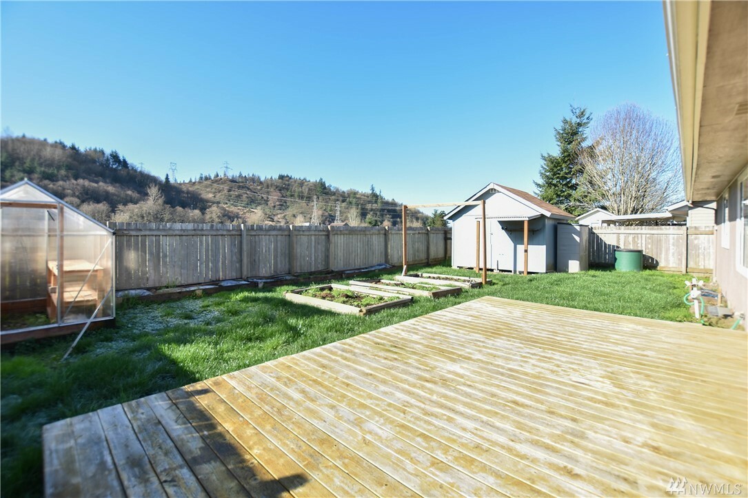 Property Photo:  134 Charles St  WA 98632 