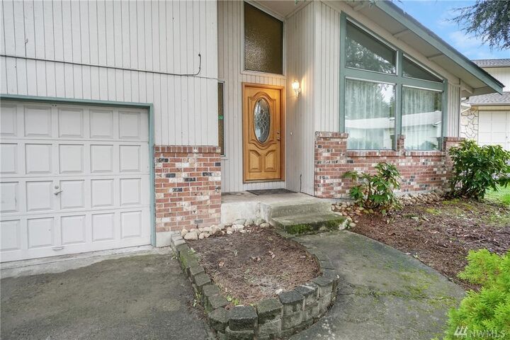 Property Photo: 11826 87th Av Ct E WA 98373