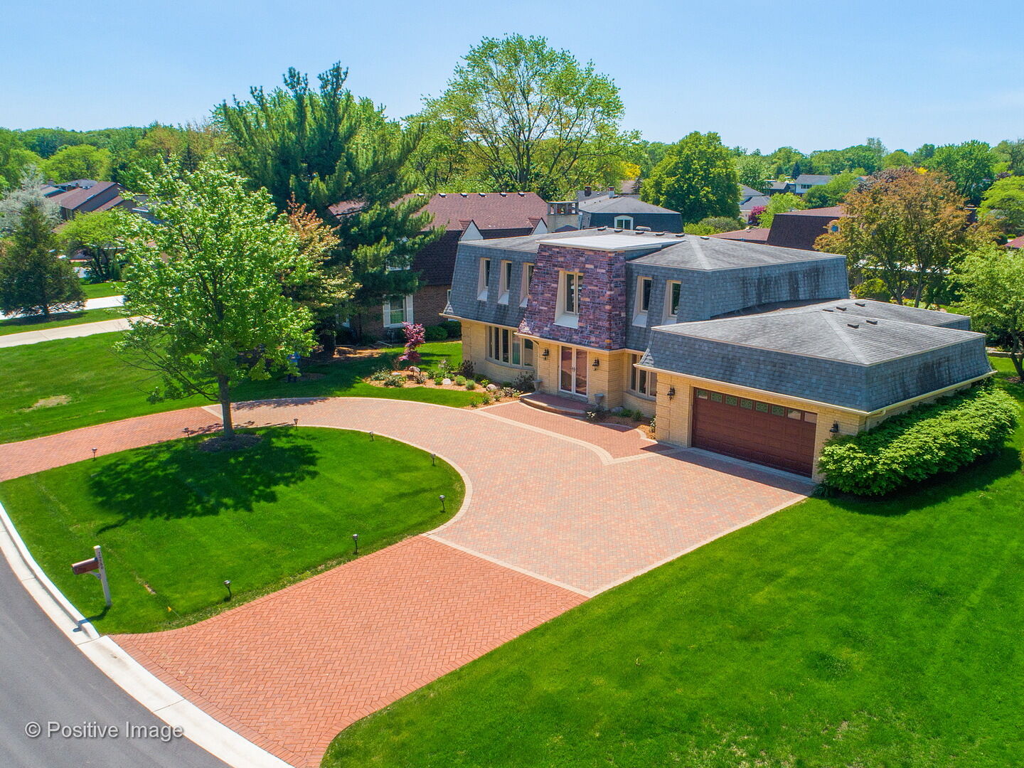 Property Photo: 2S580 Avenue Chateaux East IL 60523