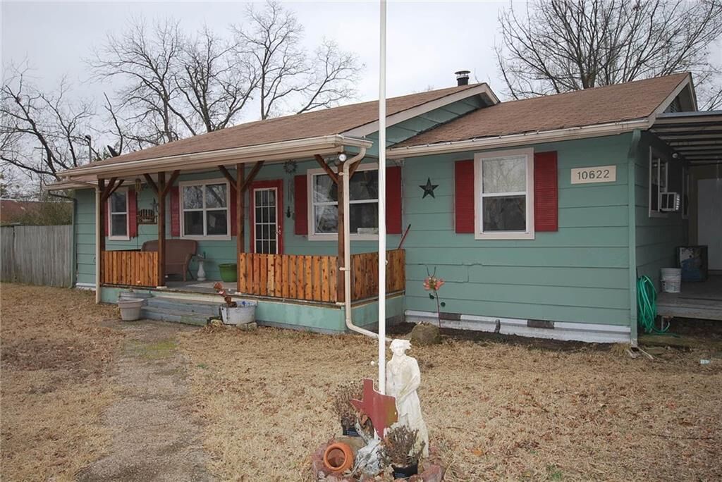 Property Photo: 10622 County Road 376 TX 75161