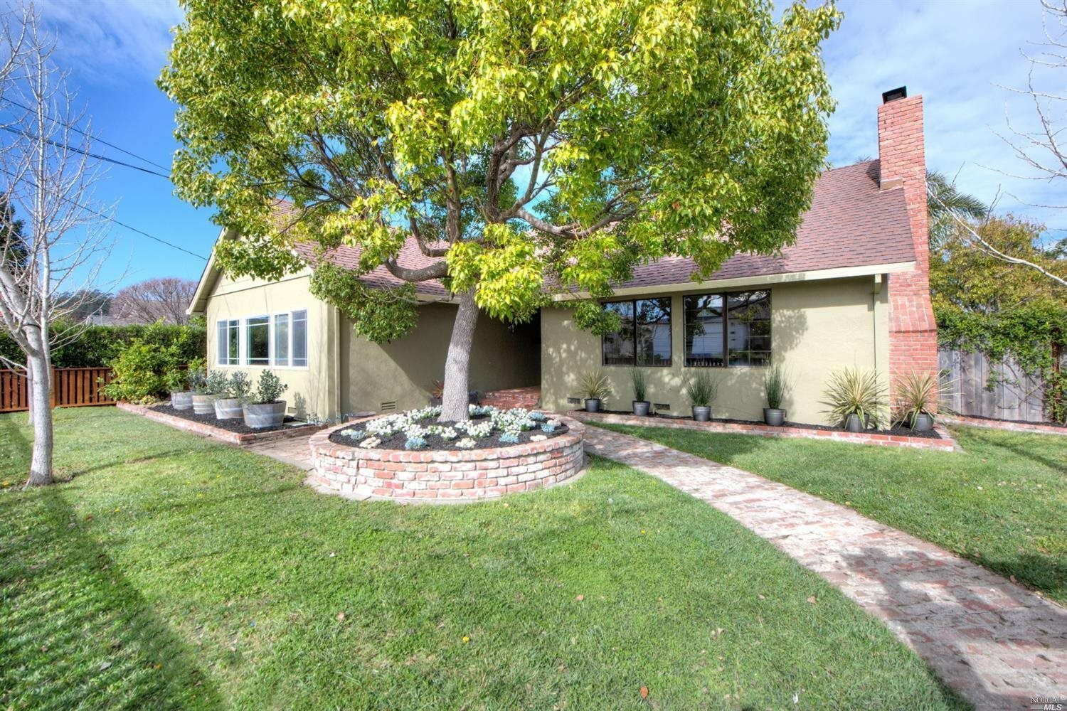 Property Photo:  102 Ridgewood Drive  CA 94901 