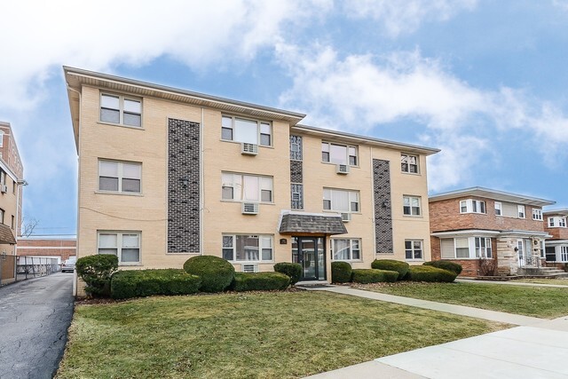 Property Photo:  386 Alles Street 304  IL 60016 