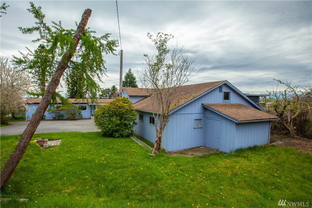 Property Photo: 504 Bush Point Rd WA 98249