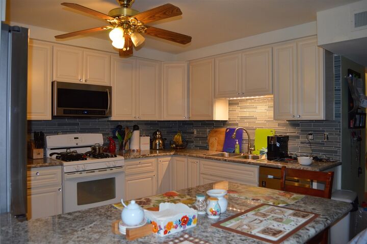 Property Photo: 10834 Lamentin Ct CA 92124