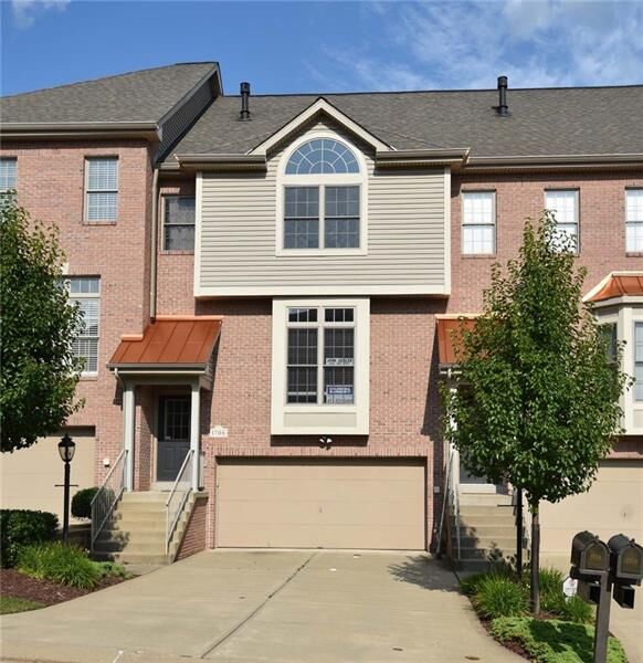 Property Photo:  1706 Waterleaf Drive  PA 15143 