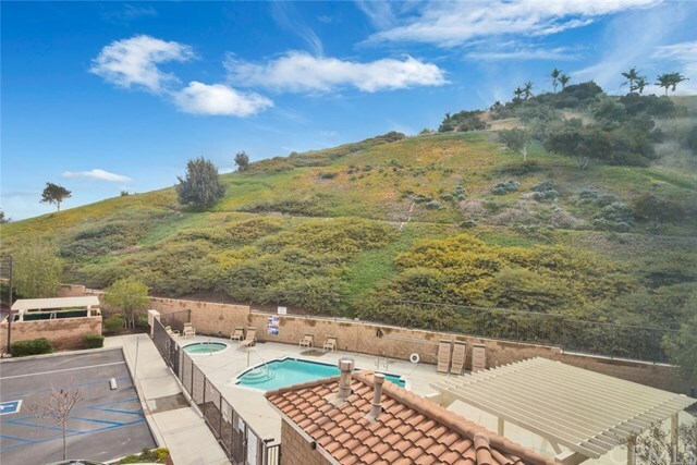 Property Photo:  2810 Green River Road 103  CA 92882 