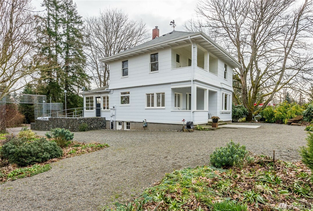 Property Photo:  19028 Vashon Hwy SW  WA 98070 