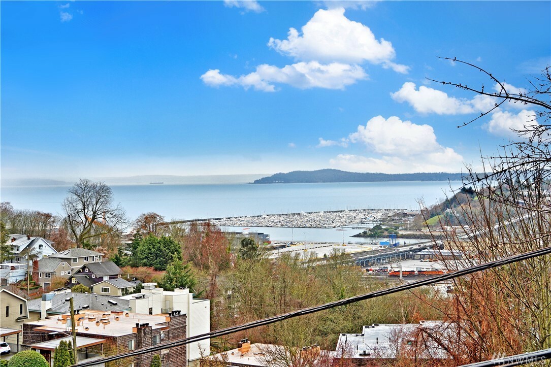 Property Photo: 1939 10th Ave W A WA 98119